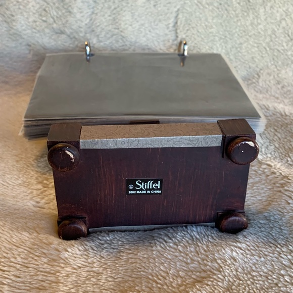 Stiffel photo display with sleeves. - Picture 3 of 4